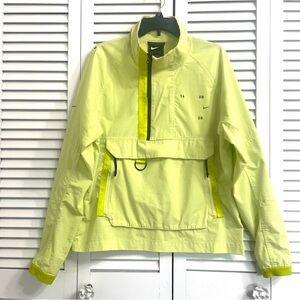 Nike Tech Pack 1/2 Zip Pullover Windbreaker Jacket Mens Small Limelight CK0710